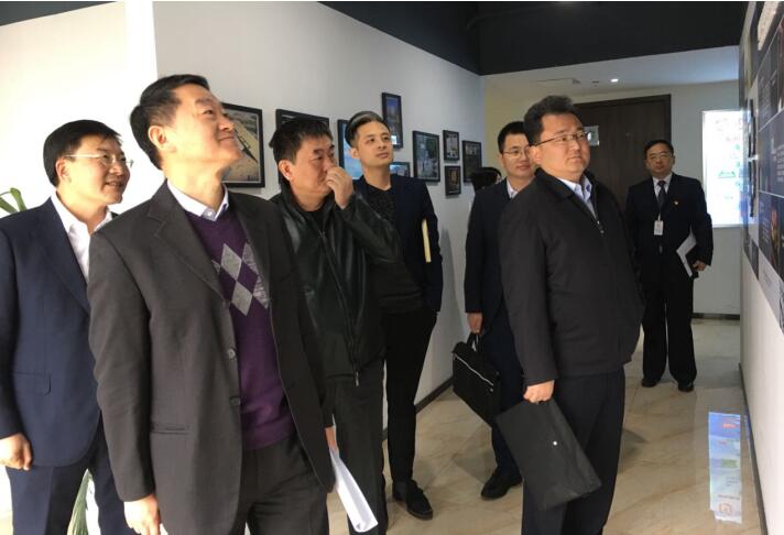 集团党委书记、董事长任丁率队调研老哥俱乐部商贸事情