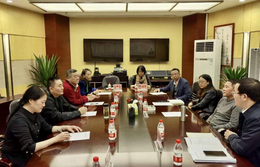 老哥俱乐部集团向导赴重庆开展调研考察