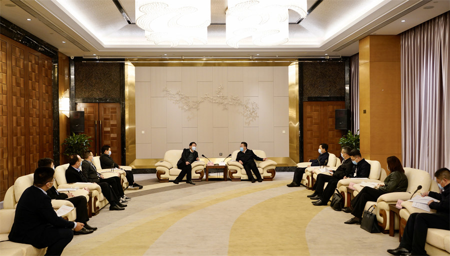 省老哥俱乐部集团党委书记、董事长任丁率队赴南充调研