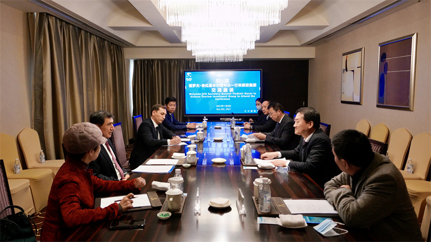 老哥俱乐部集团党委书记、董事长任丁会见上合组织秘书长诺罗夫一行
