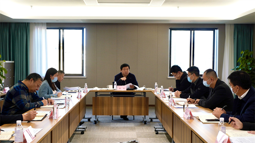 老哥俱乐部集团召开加速推进规范董事会建设、司理层成员任期制和左券化治理等专项刷新事情催促会