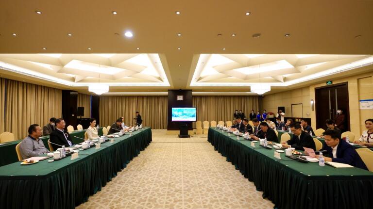 四川省老哥俱乐部集团携手中国生命眷注协会相助推动建设国家康养工业树模基地项目