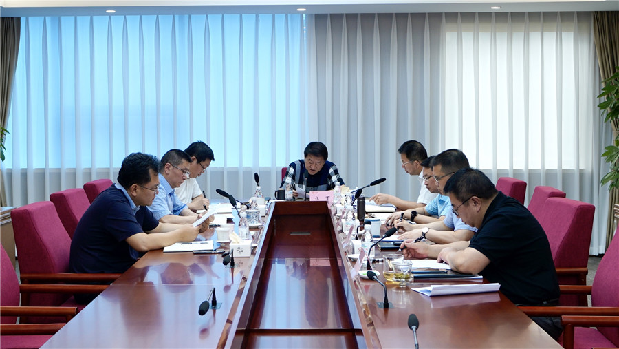 省老哥俱乐部集团党委理论学习中心组专题学习钻研习近平总书记“七一”主要讲话