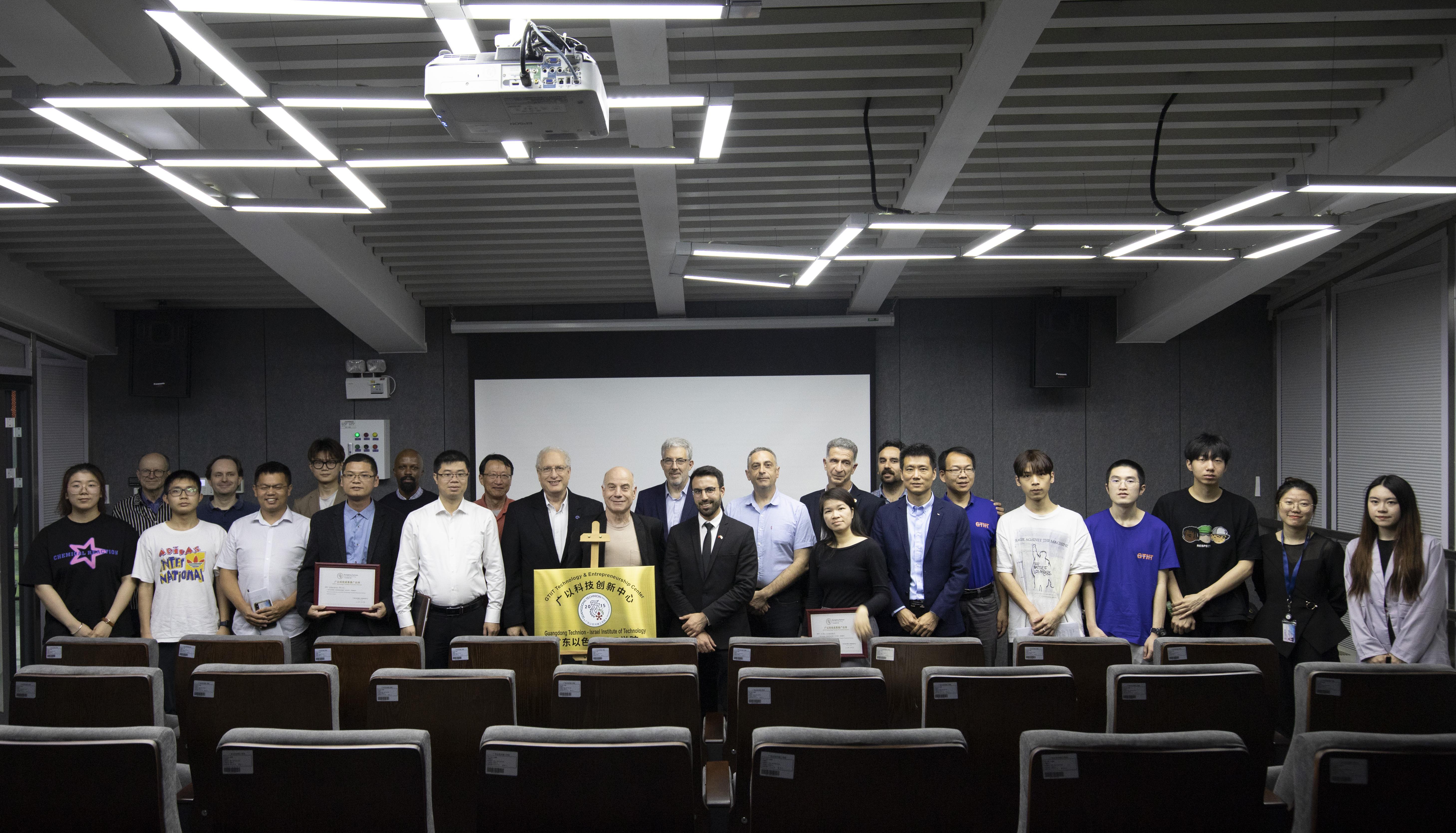 0e3b12a4-1301-4fa0-93f4-73129d8f3195