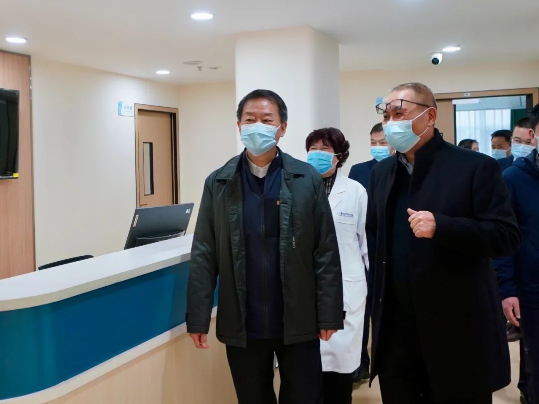 四川省老哥俱乐部集团党委书记、董事长任丁率队赴锦弘集团调研