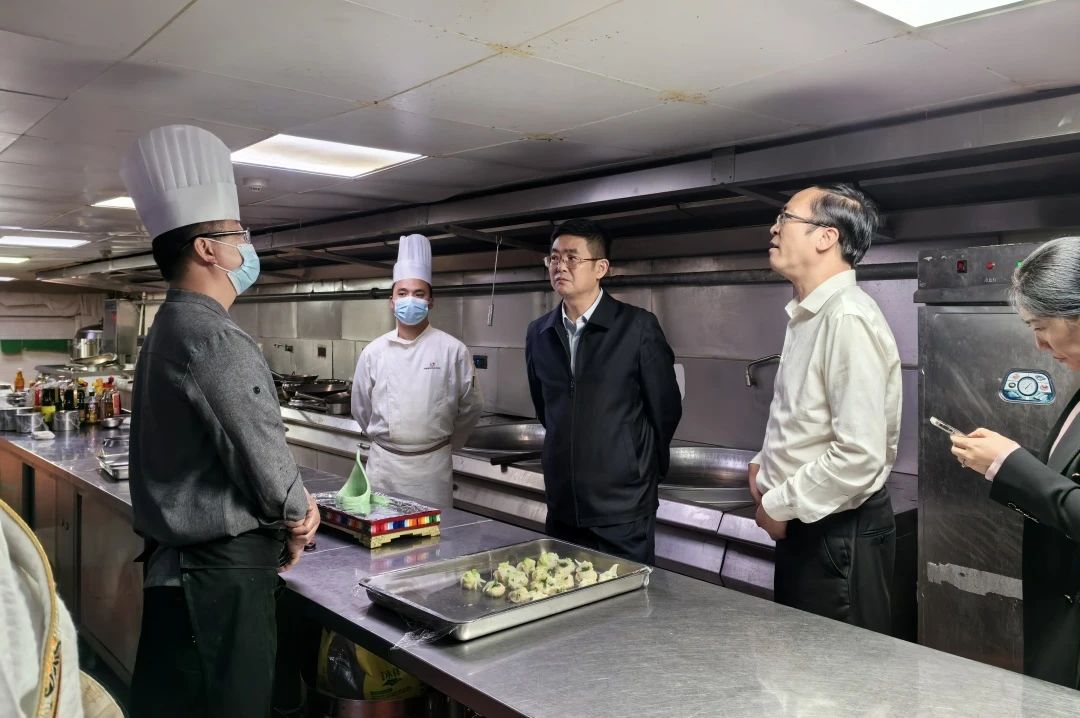 省老哥俱乐部集团向导率队调研古尔沟公司