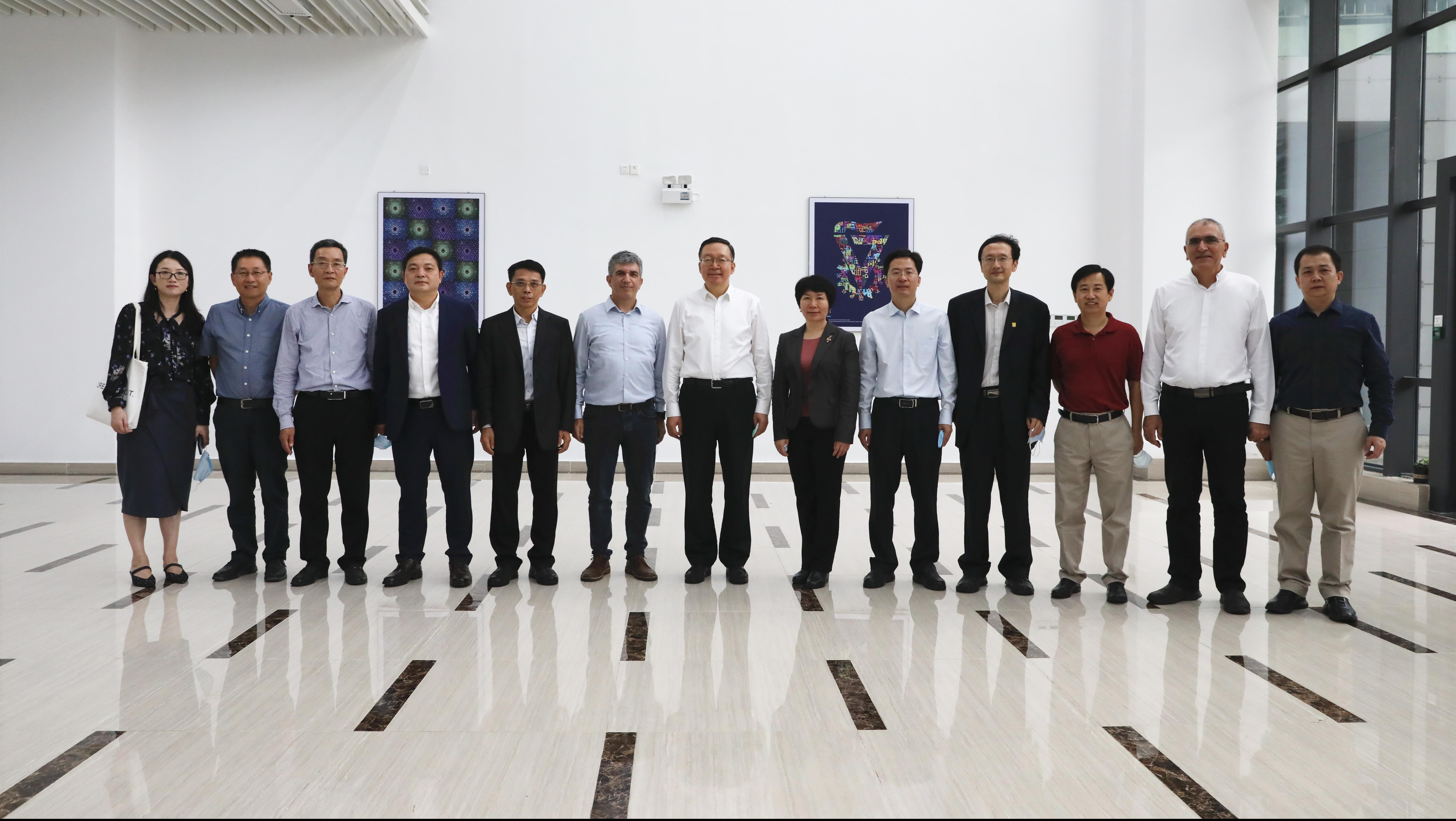 37db0208-c6a4-40fd-993a-14de9d93a545