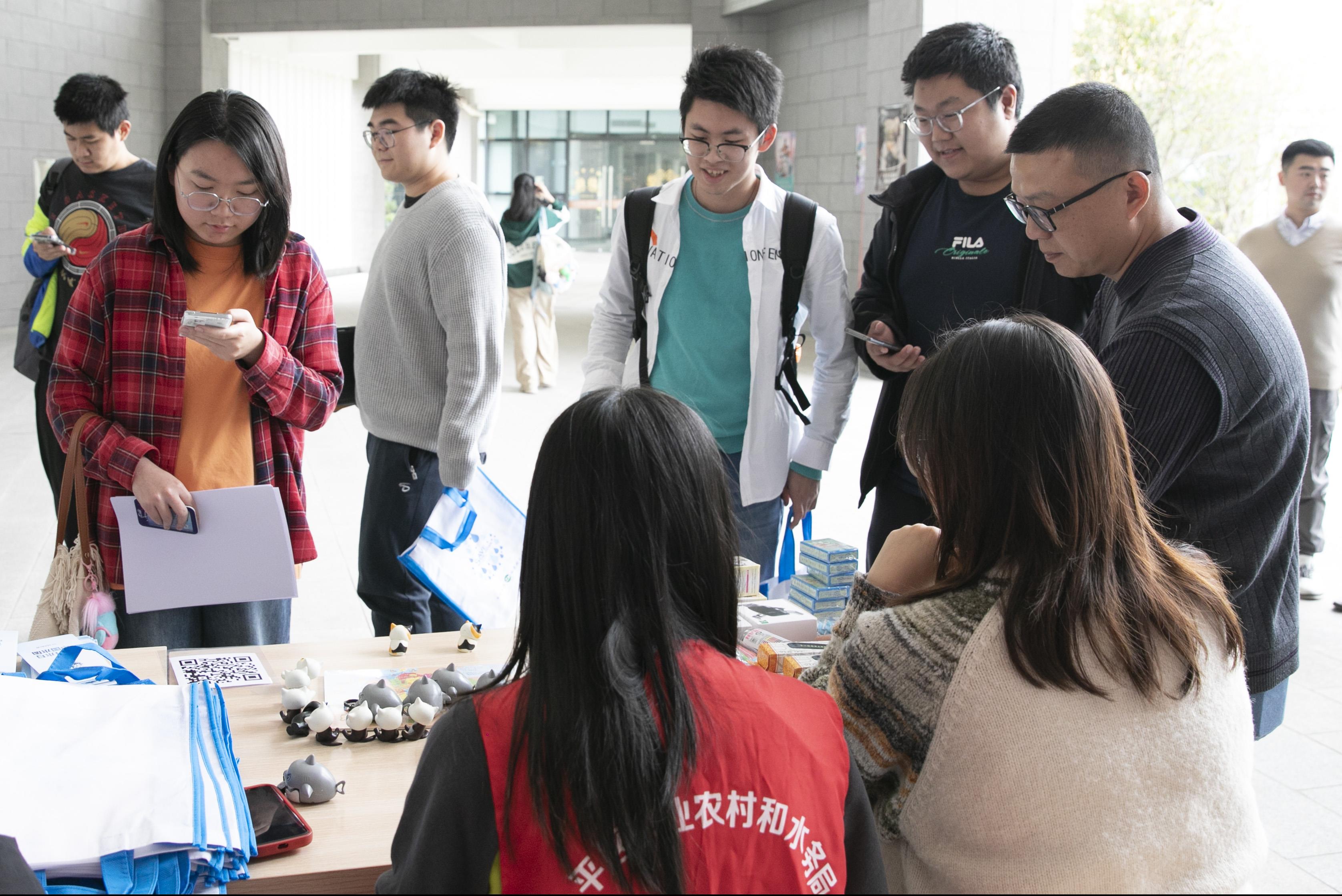 4418658e-5d0f-4a75-ad62-fd9ee661ca36