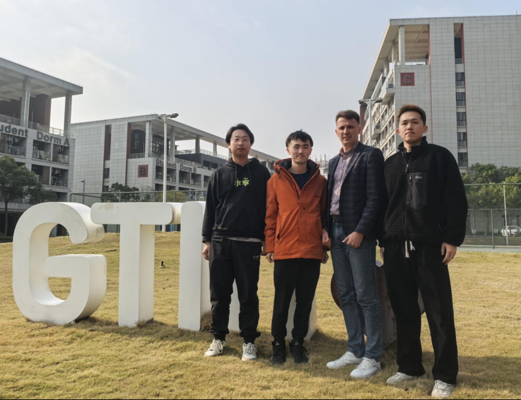 4bb8c571-eba5-4b41-a4a4-ccd3c36f41cd