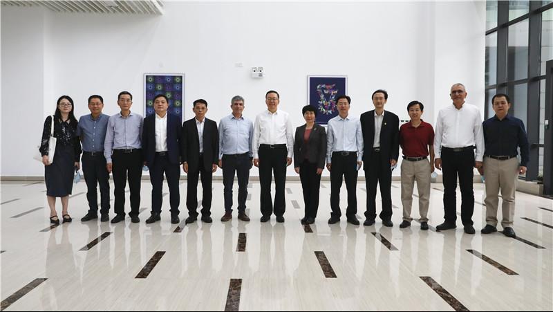 af8515e6-d982-452e-b222-b831efee501b