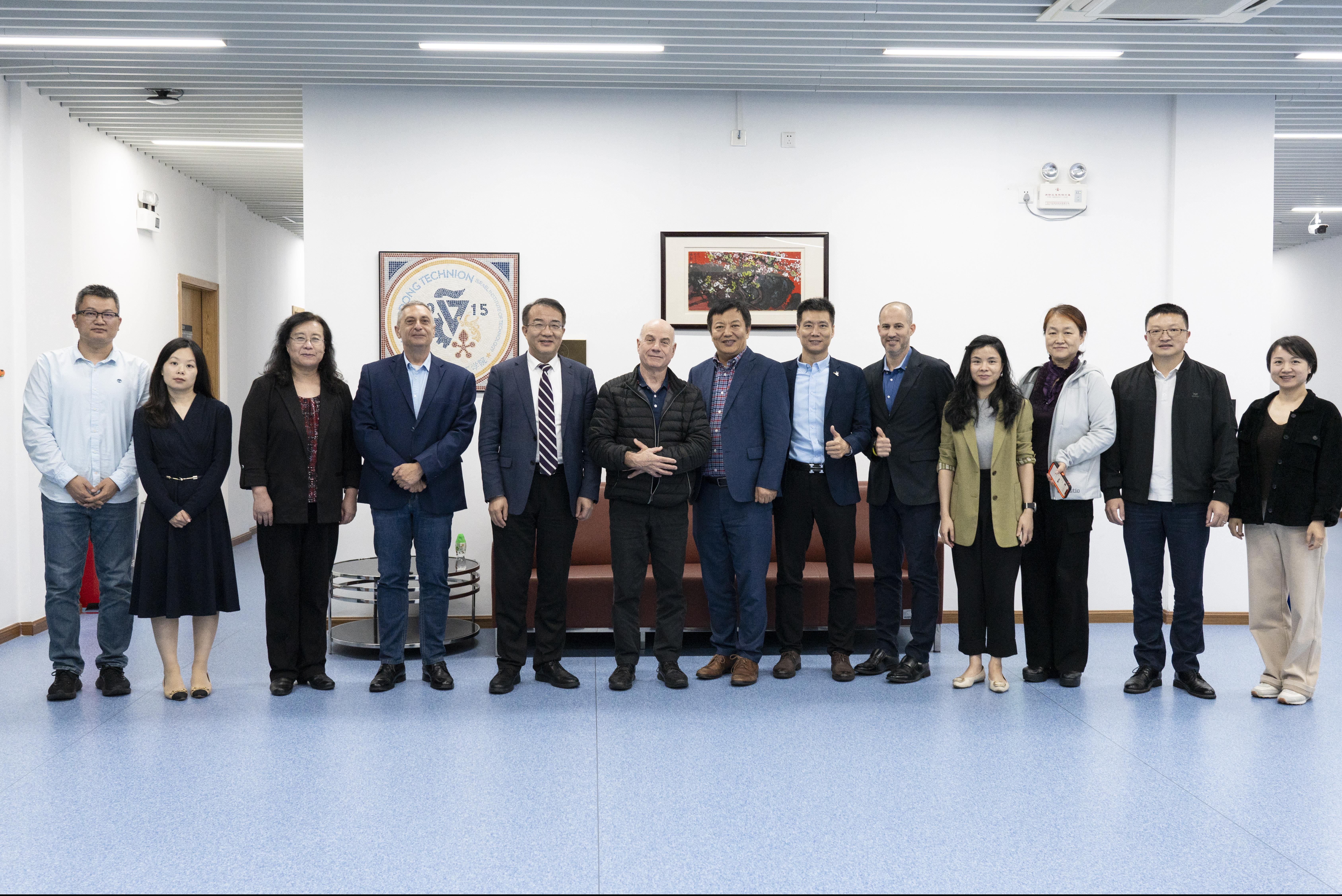 b1644764-993c-427c-bdf1-abdba686458d