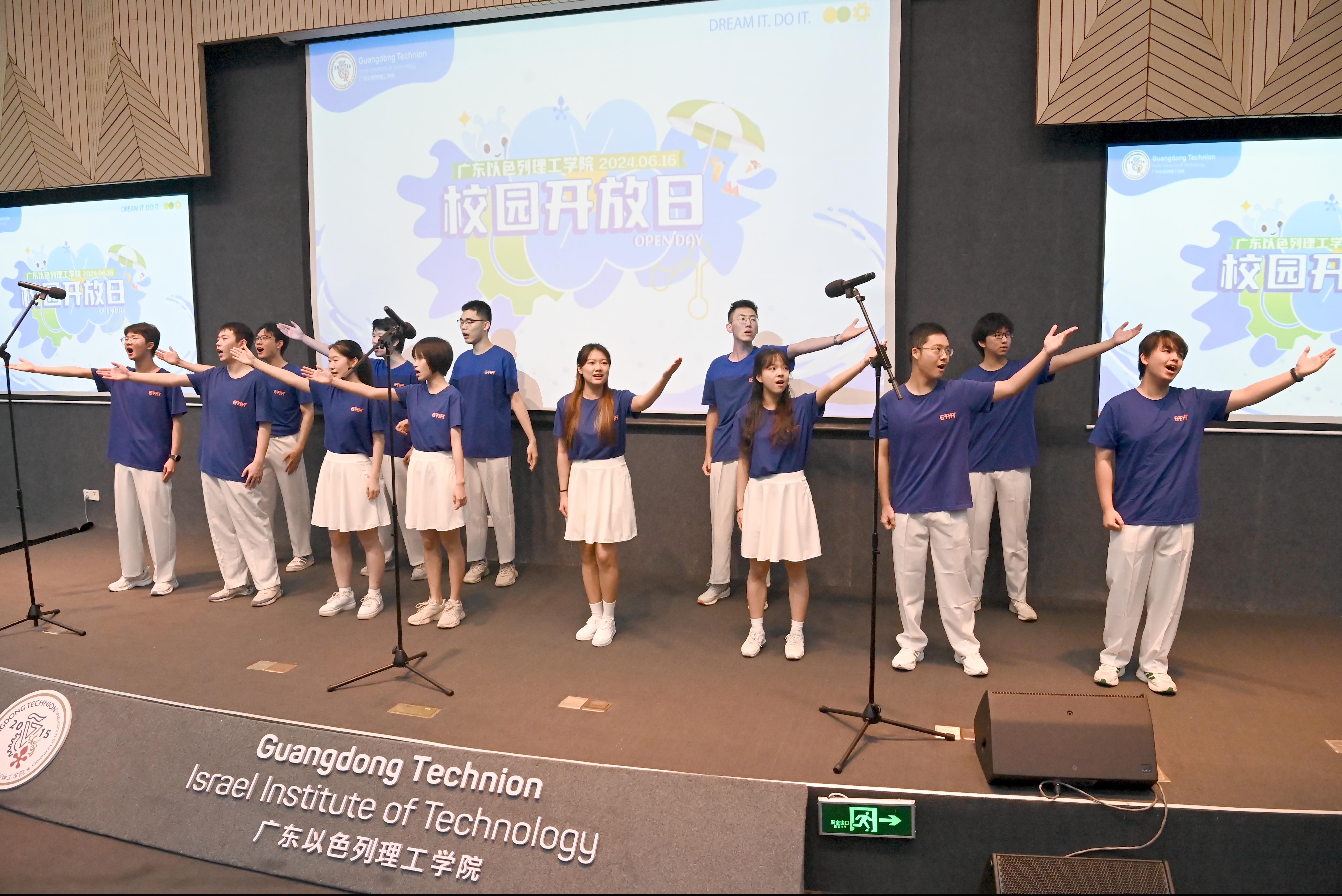 b40154e7-fe61-437a-9a34-5ac0903a8eac