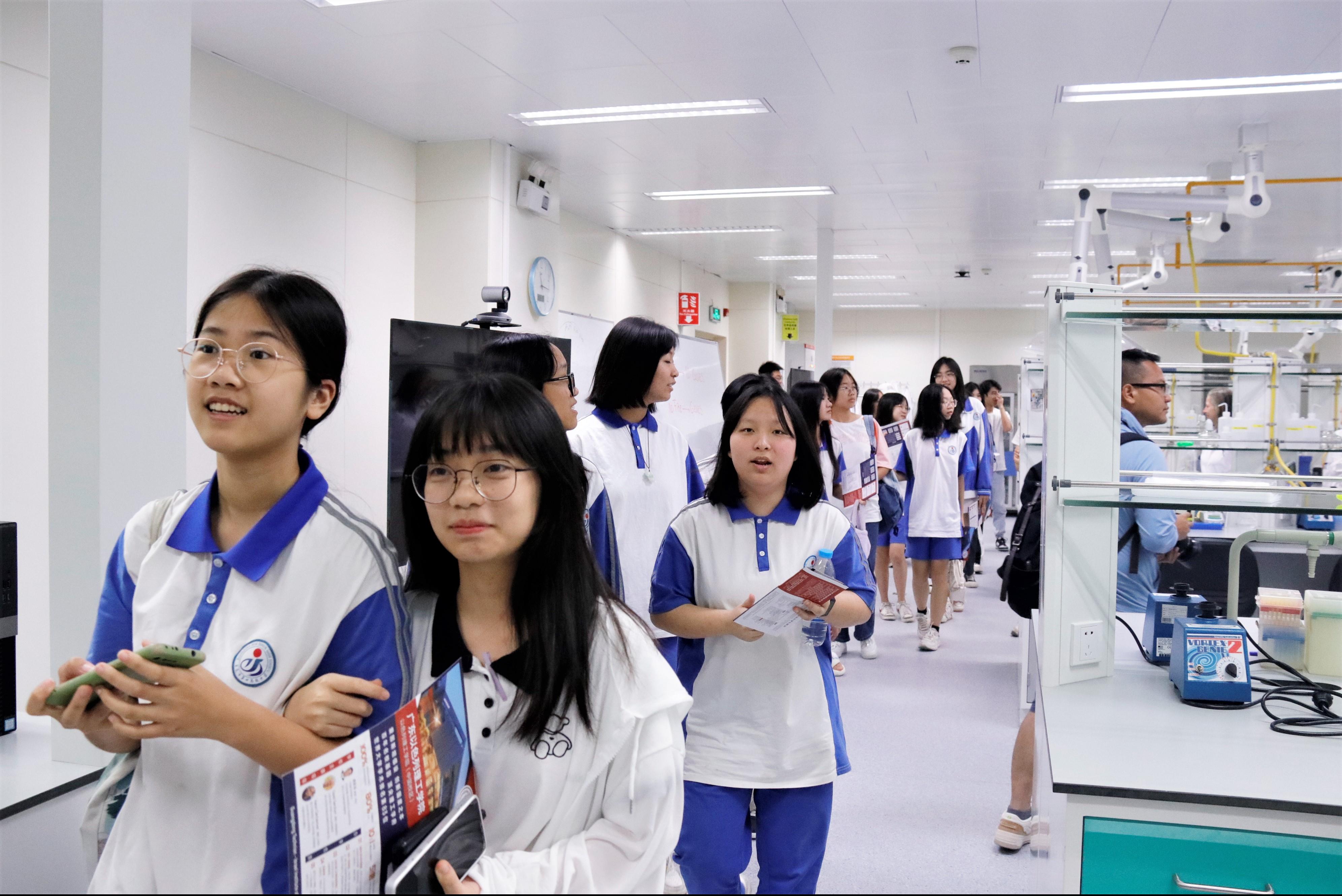 c8029456-2b64-4b92-8f28-3e6d5d02d9cd