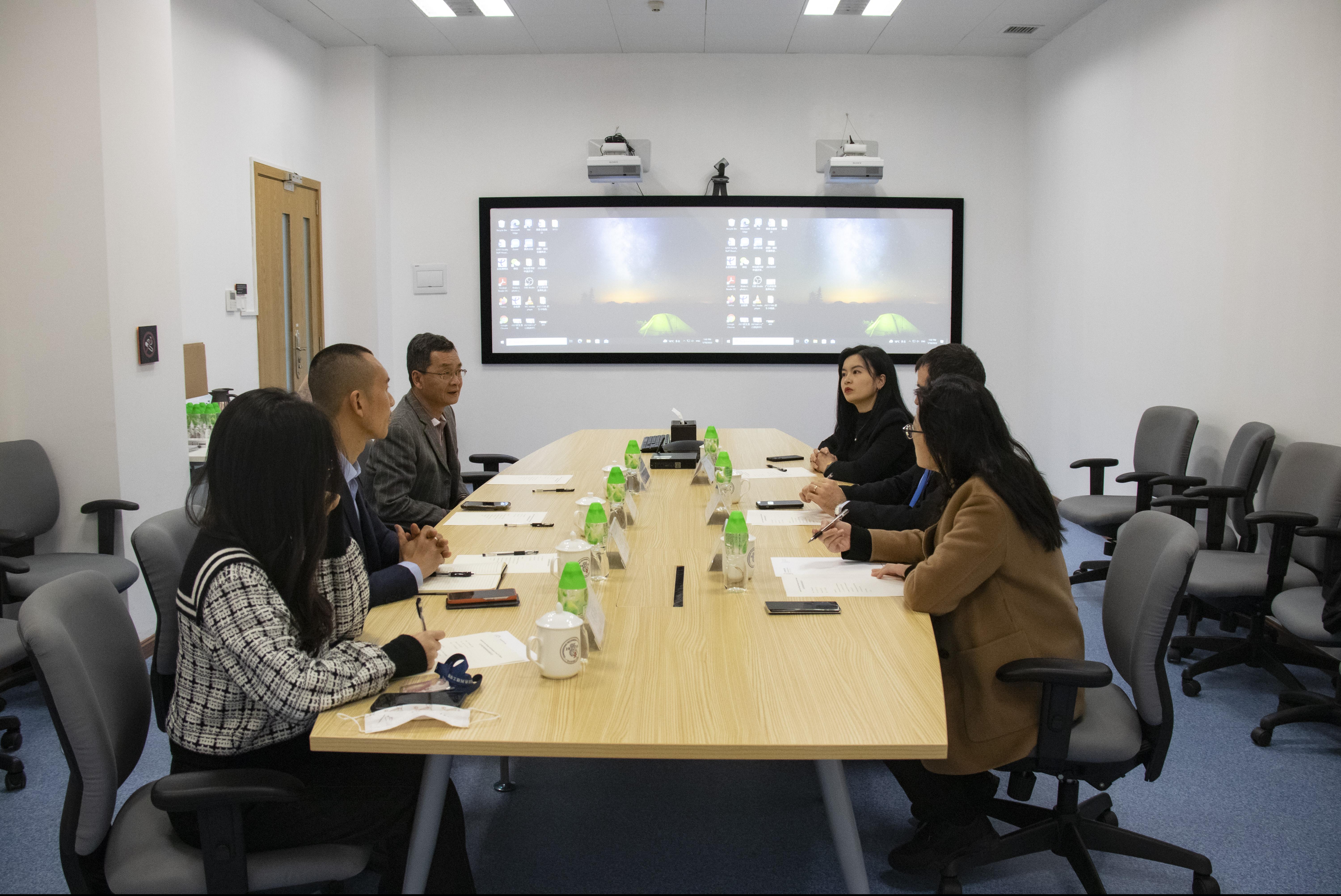 dc2f0e14-5b9d-4e37-9dfc-fb567a00db3d