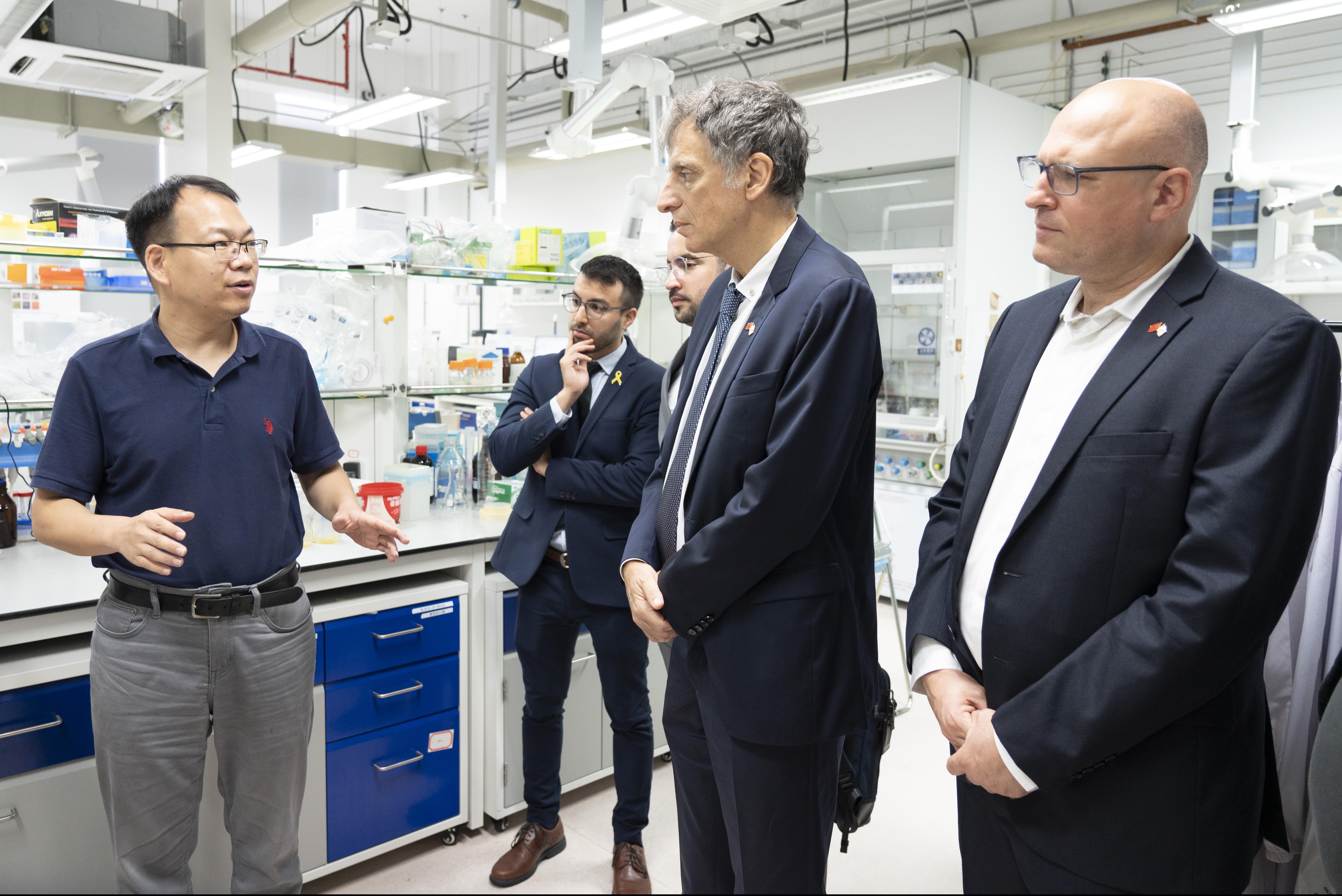 ec2efaaf-fbf0-4c57-8b49-ea4e5a94b4c2