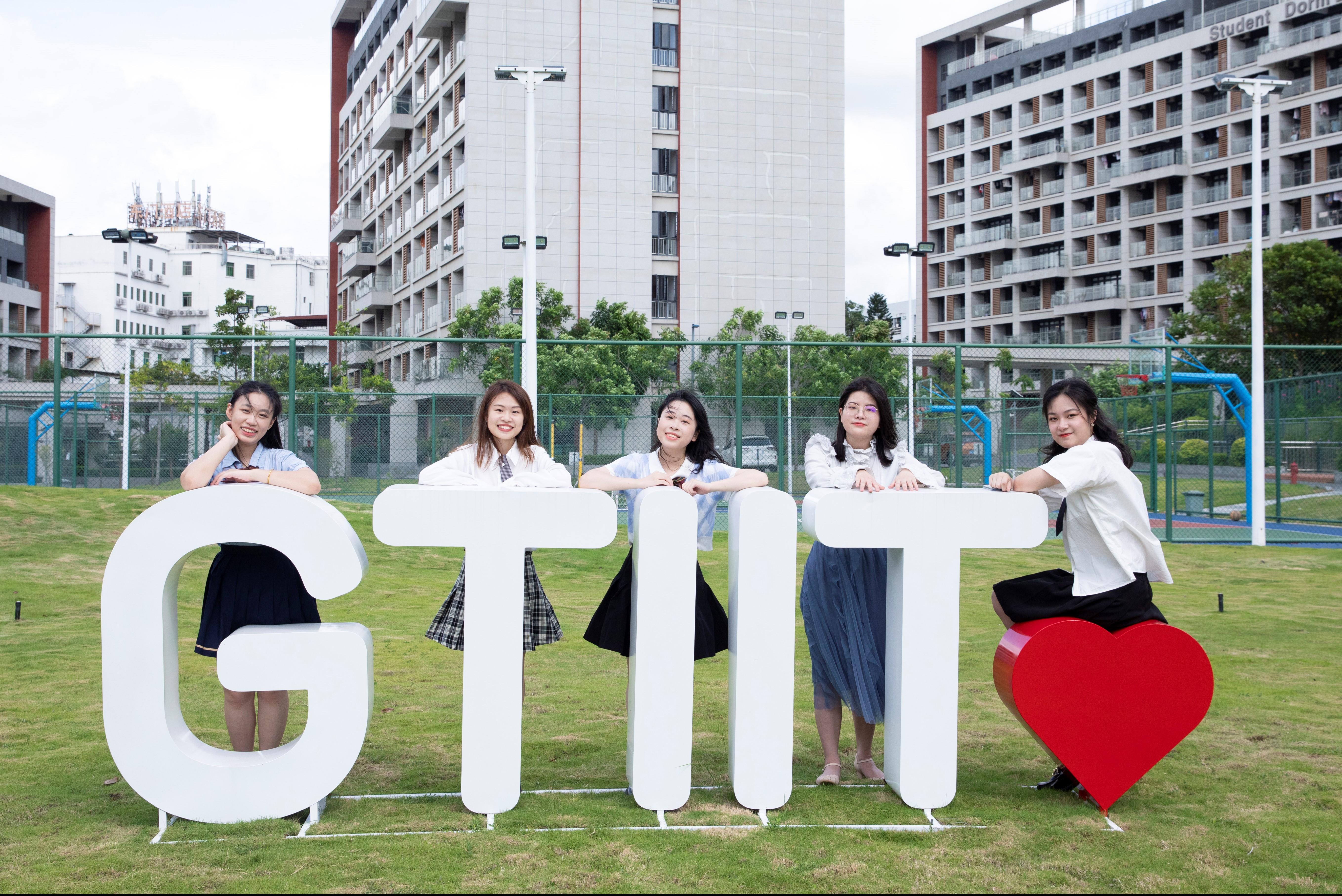 ecfc3d87-18de-433d-b670-b3cc73b34a7c