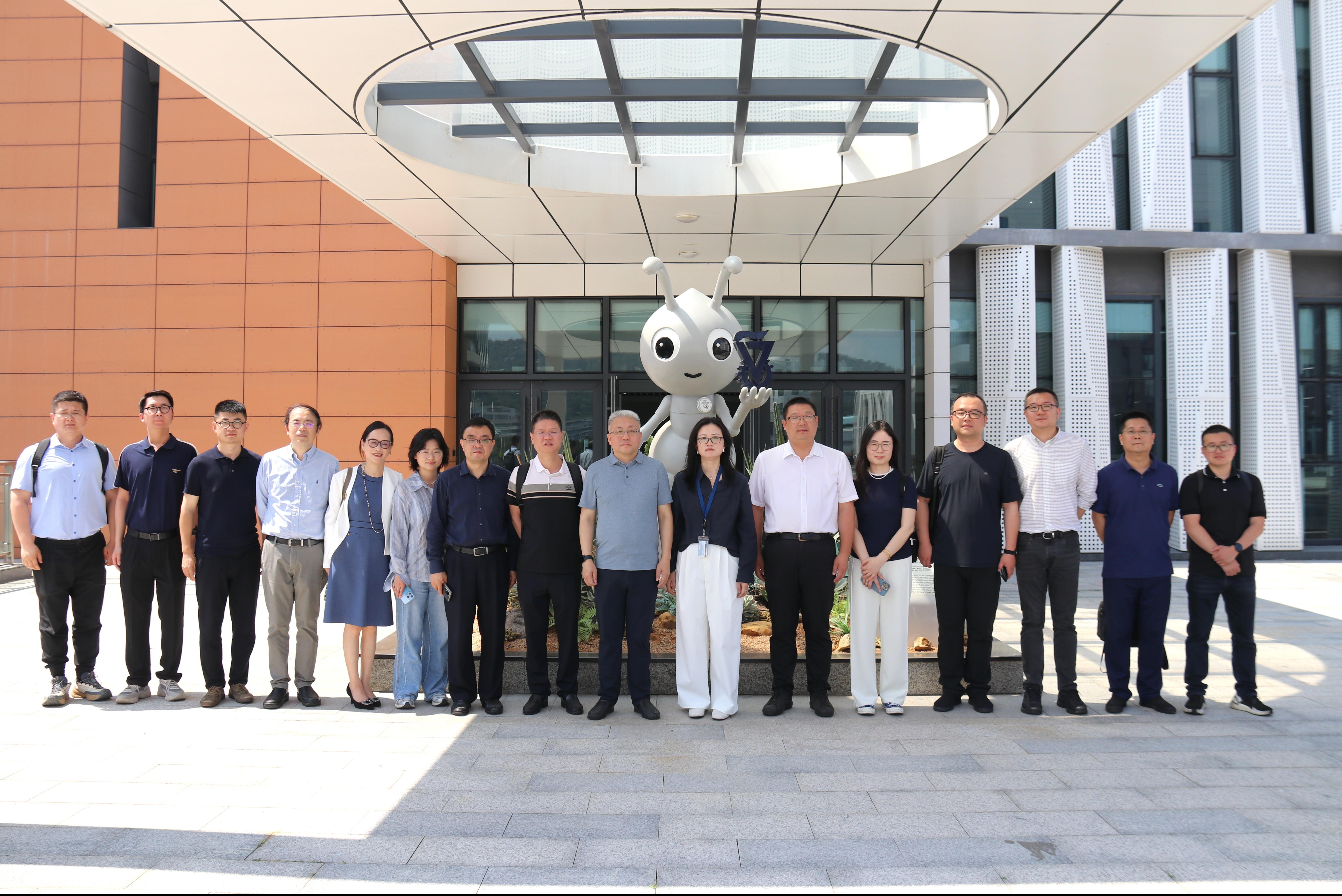 fb8cb930-4652-4e4c-bee5-22213bd3b933