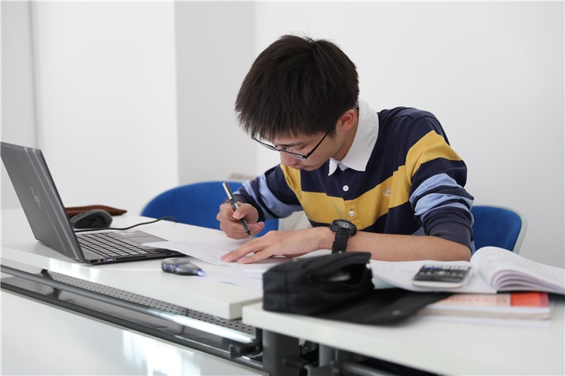 6374111929839291508373174