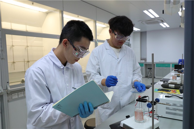 6374111929843891763387266