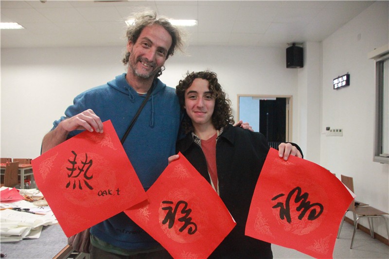 6374857411832360401784118