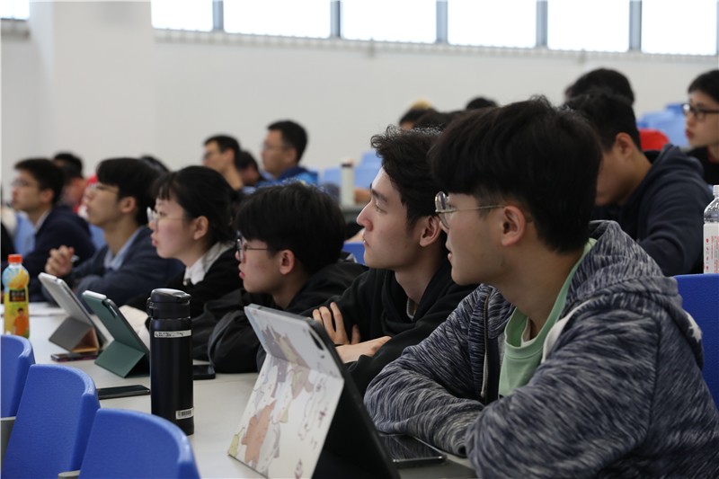 6375045233159069585246413