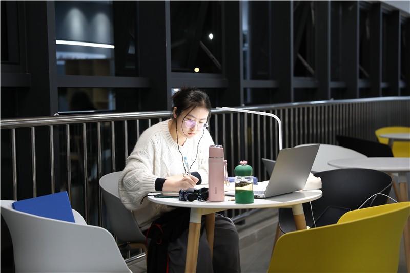 6375045233189671338505376