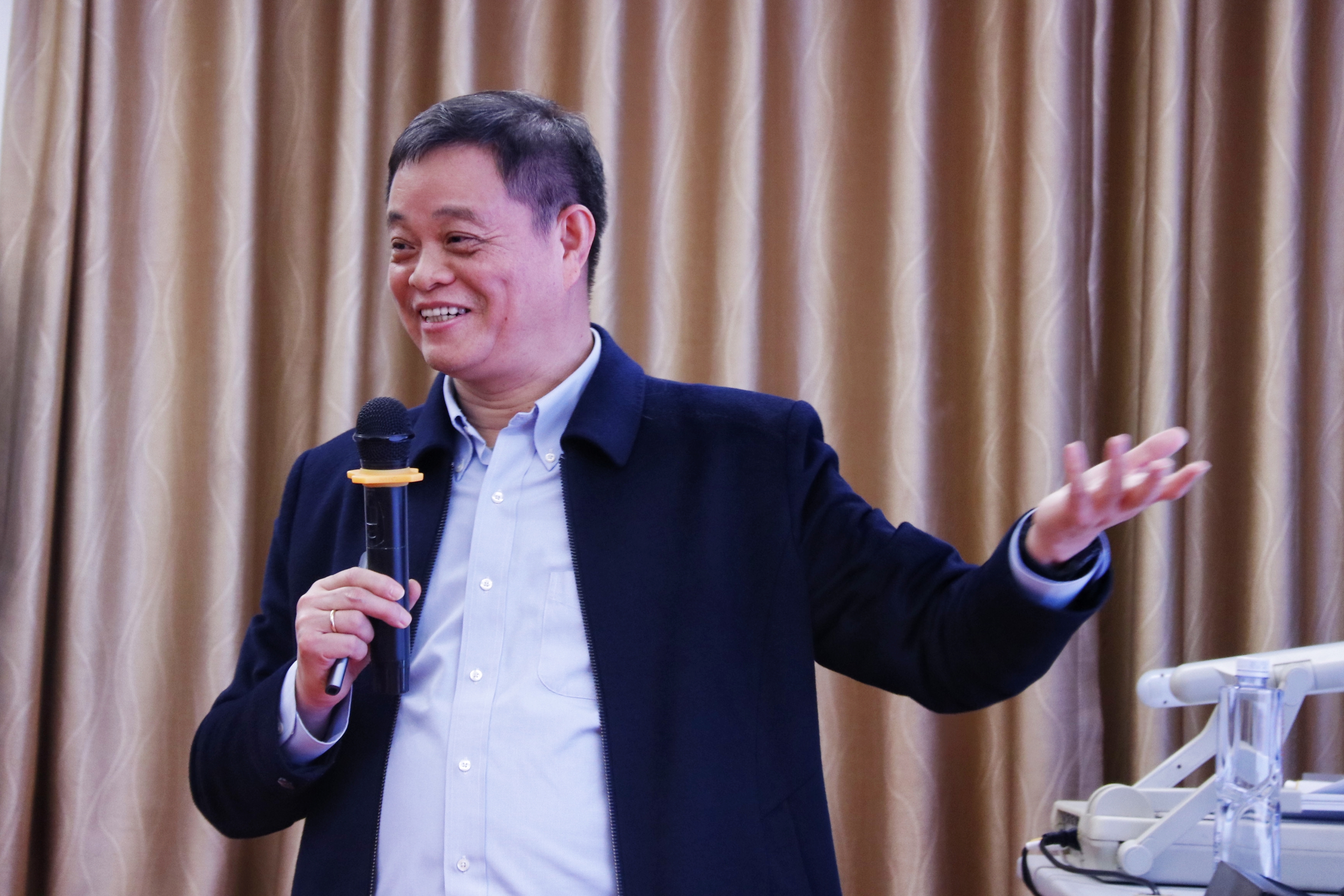 华美13.jpg 华美13.jpg