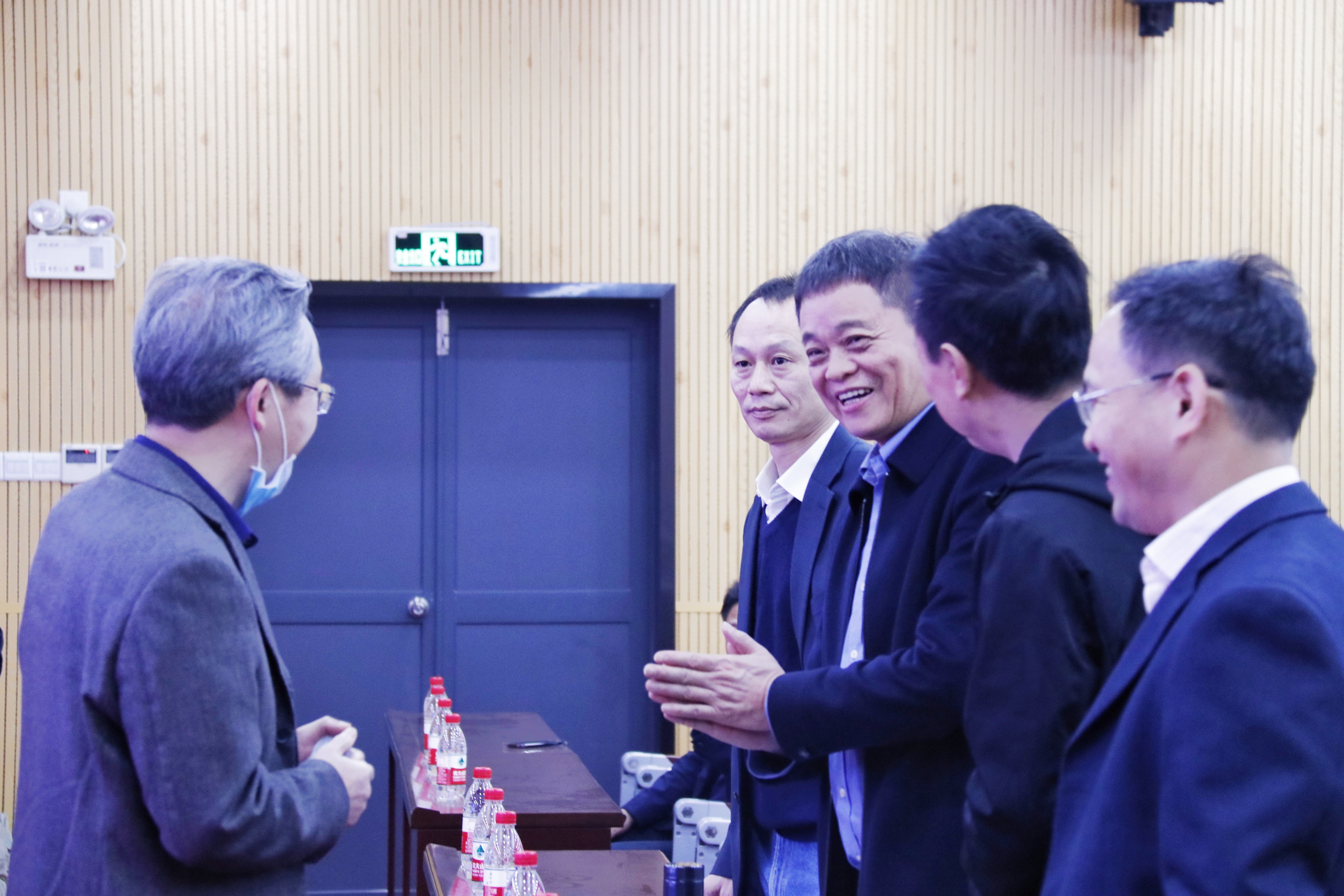 forum1.jpg forum1.jpg