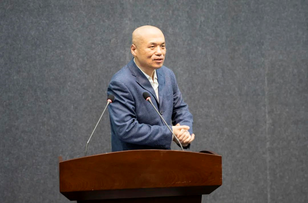 6377768384209774855107606