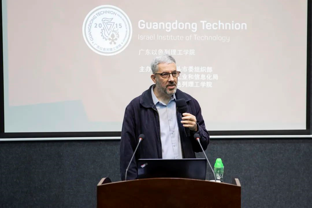 6377768384348911887865098