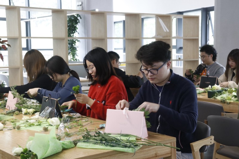 6378018496299932869308539