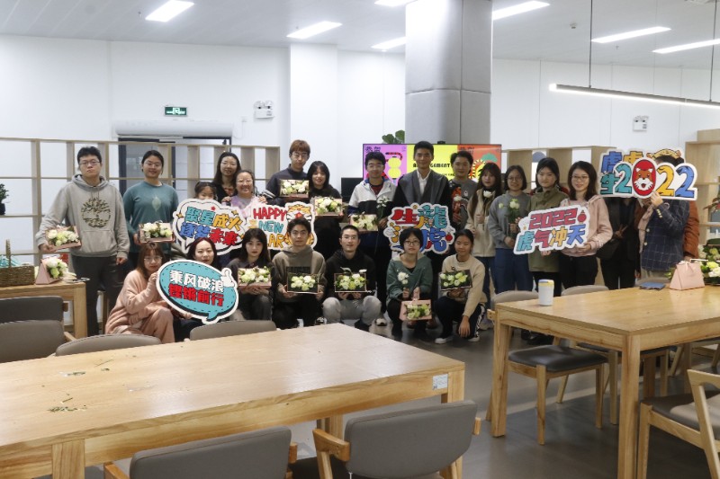 6378018496309321161280355 6378018496309321161280355