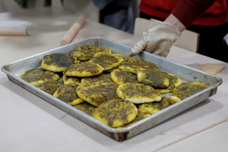 6378018750347626836377399