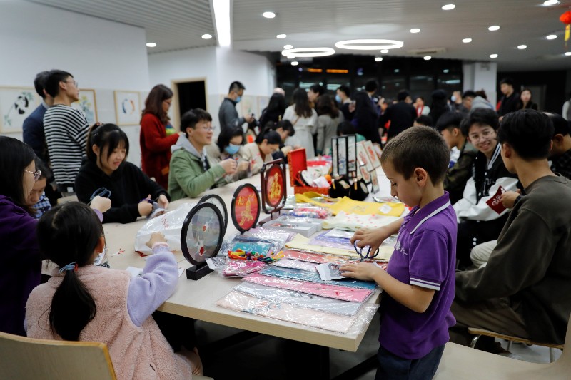 6378018757698763957250153