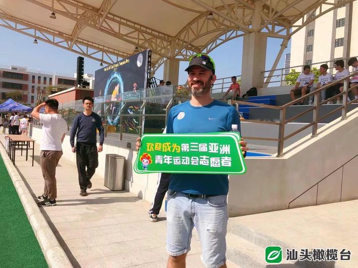 6378563997385673765291886