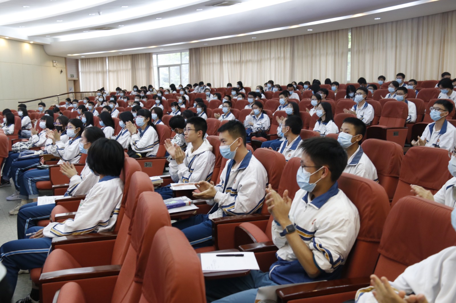 6378648395856509507918369