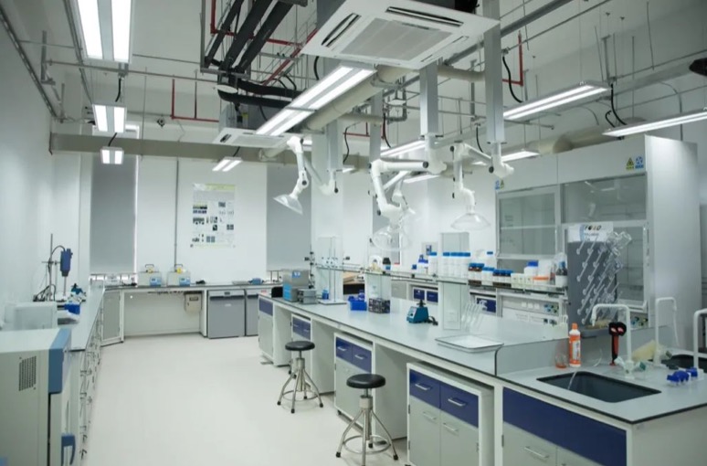 6378768736329108837120277