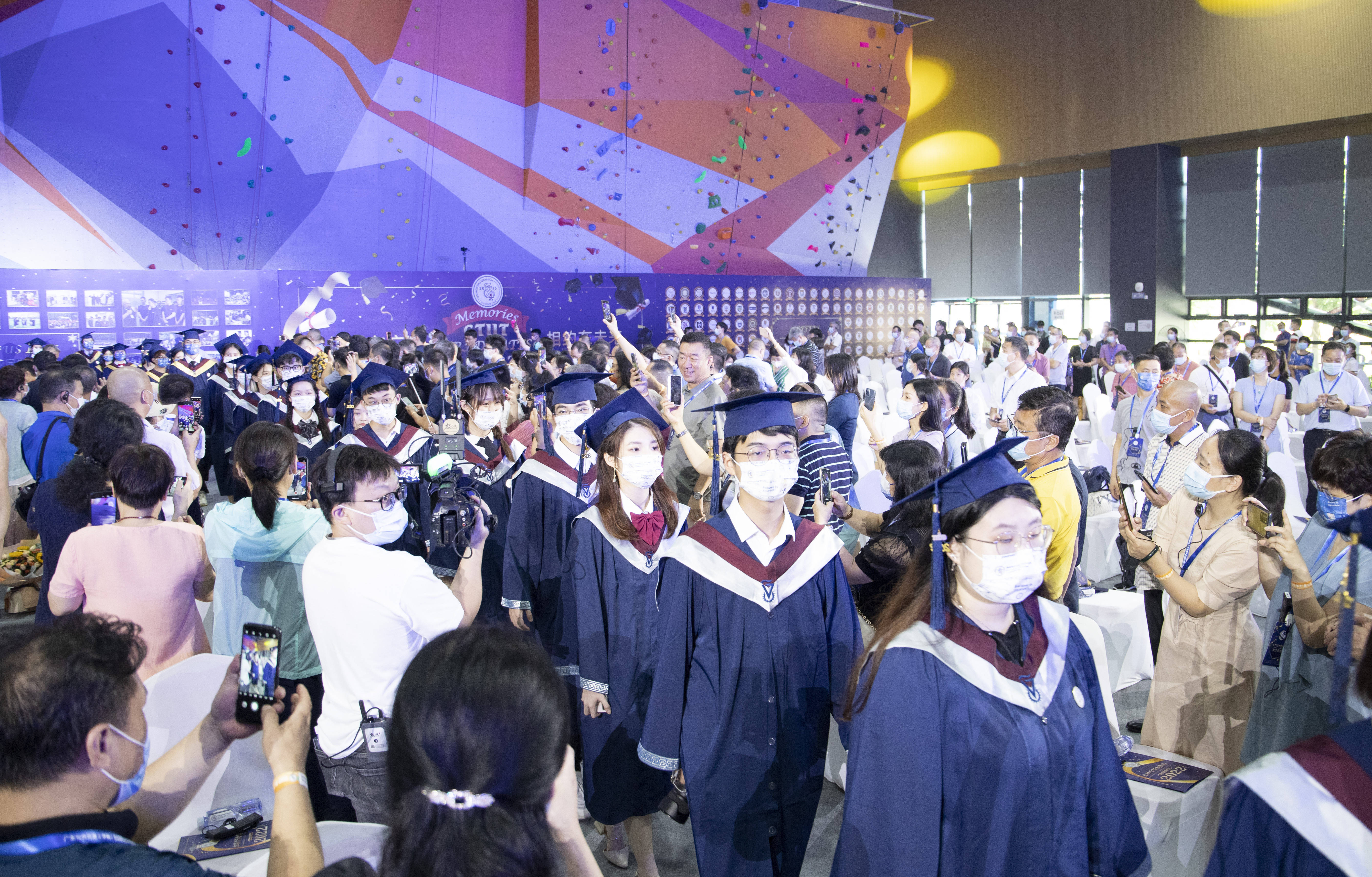 6379401257297494557344221