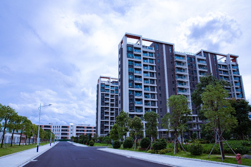 6379807079415072544115755