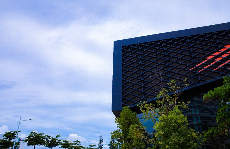 6379807079419759764399835