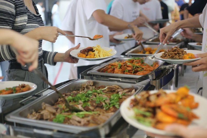 6379987327600432805672322