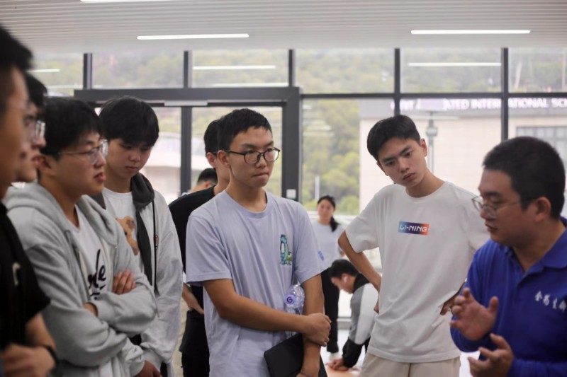 6380402185090243427134999