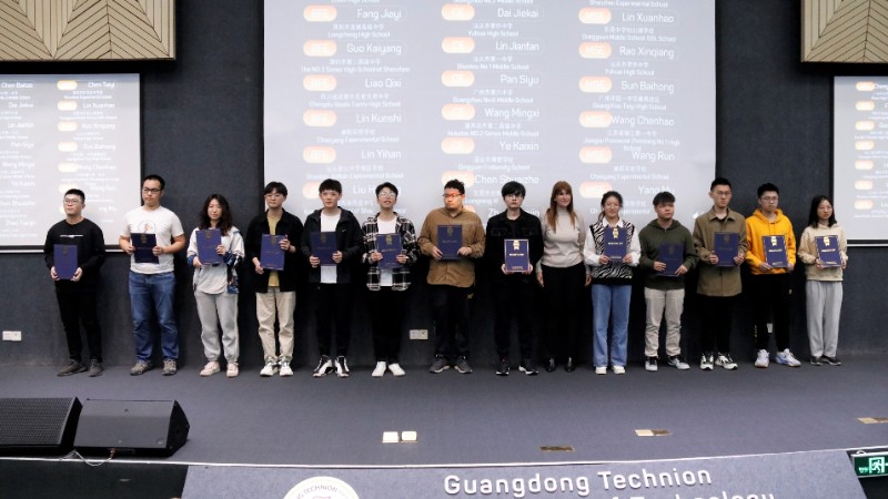 6381881823389572376679583