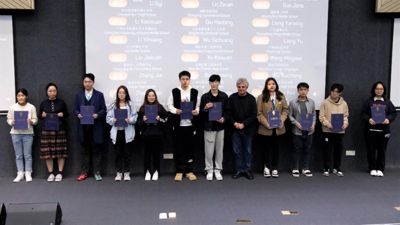 6381881823398945217651399