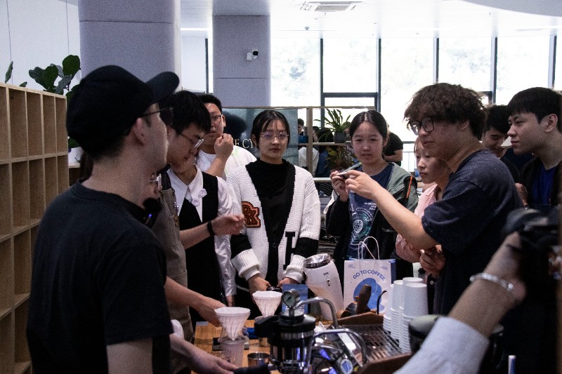 6381888100382596983568438