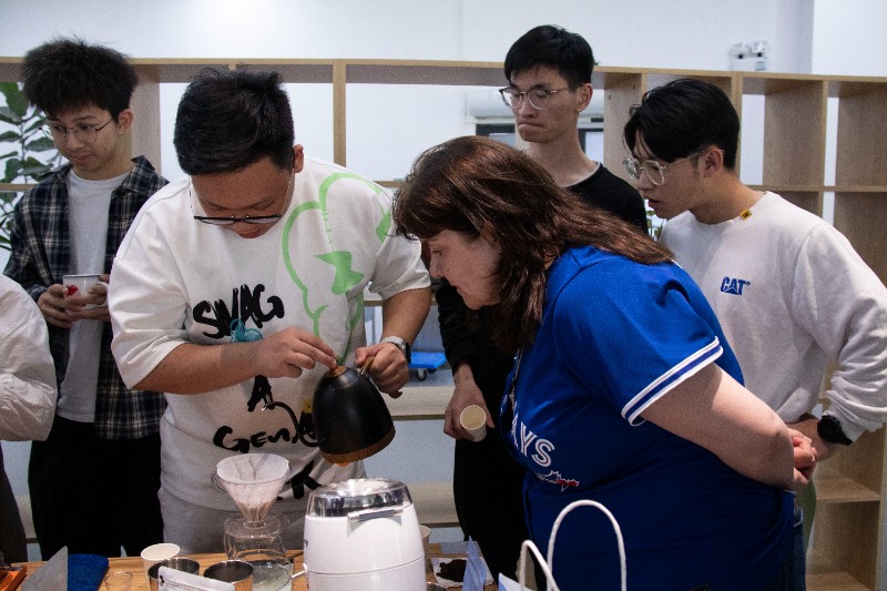 6381888100385721845325101