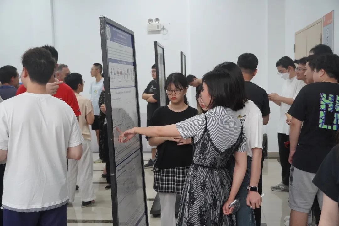 6382433564087598051398369