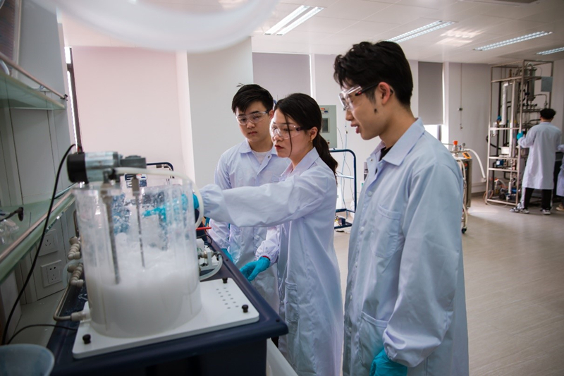 ѧÉú¾ÙÐÐË®´¦ÀíʵÑé_¸±±¾.jpg ѧÉú¾ÙÐÐË®´¦ÀíʵÑé_¸±±¾.jpg