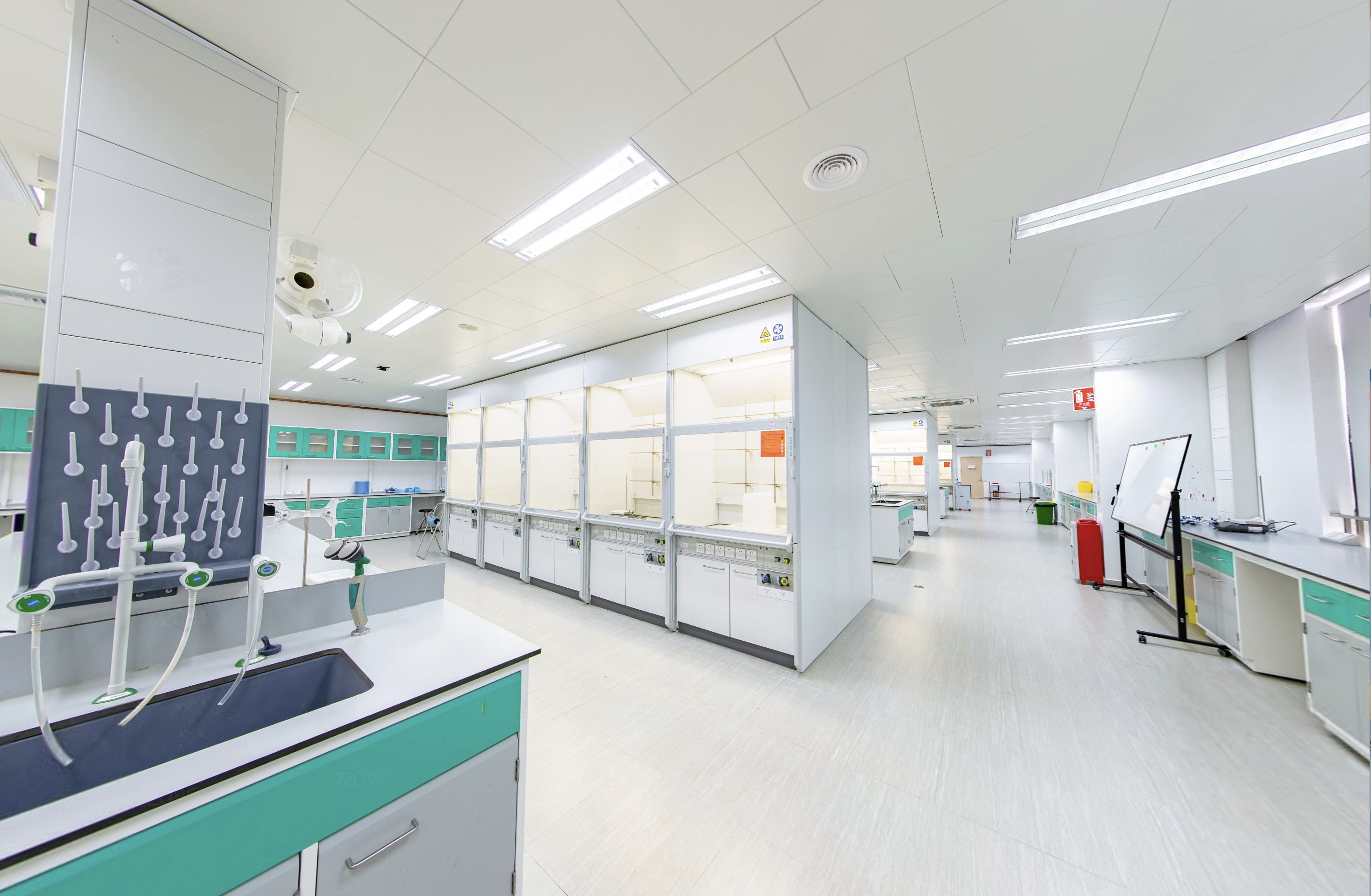 剖析化学实验室1.jpg 剖析化学实验室1.jpg