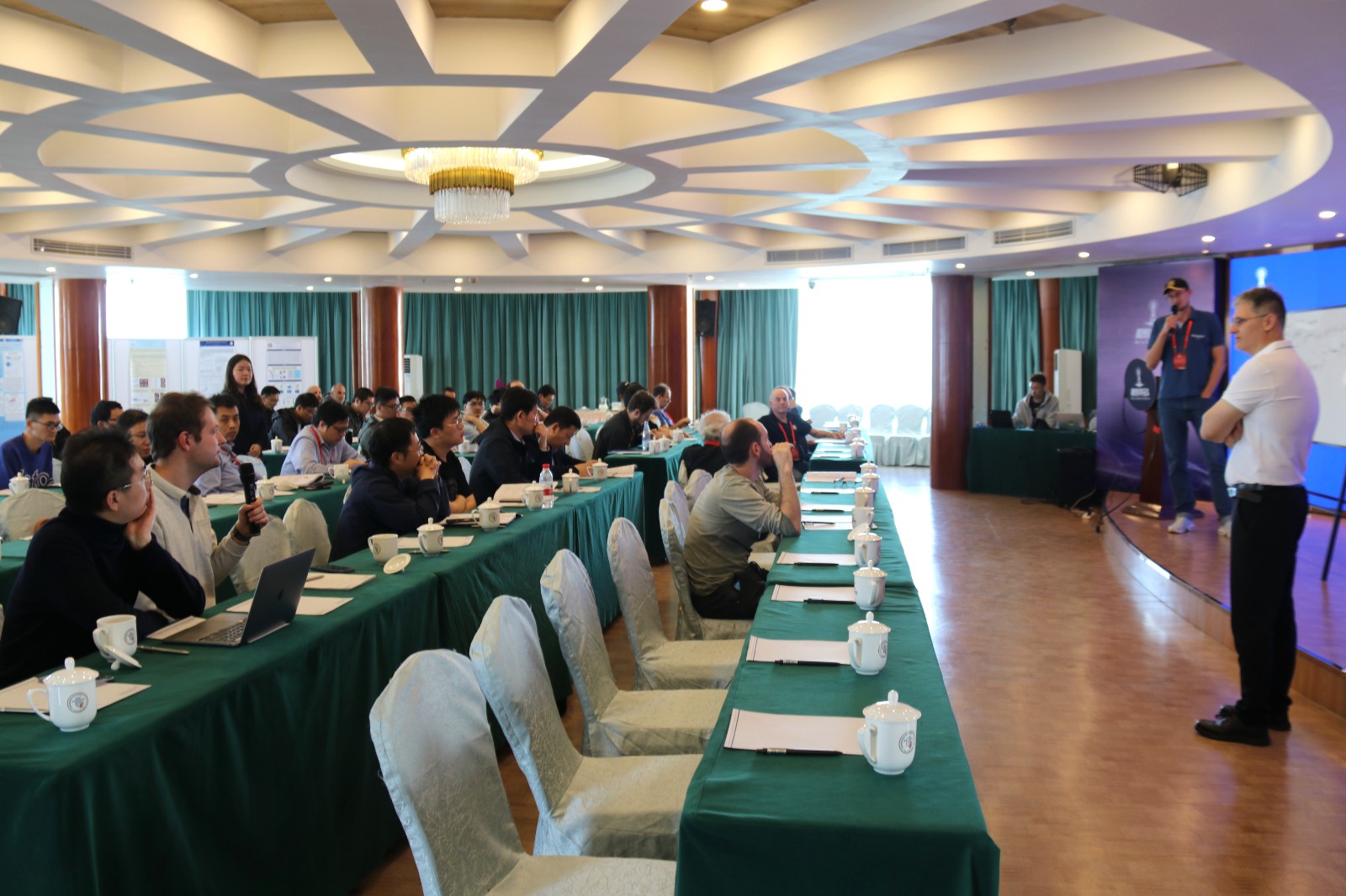 6387866531985234585381398